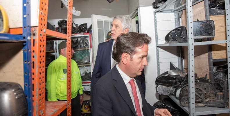 autoridades_reportan_golpe_a_bandas_robo_autopartes_2 autoridades_reportan_golpe_a_bandas_robo_autopartes_2