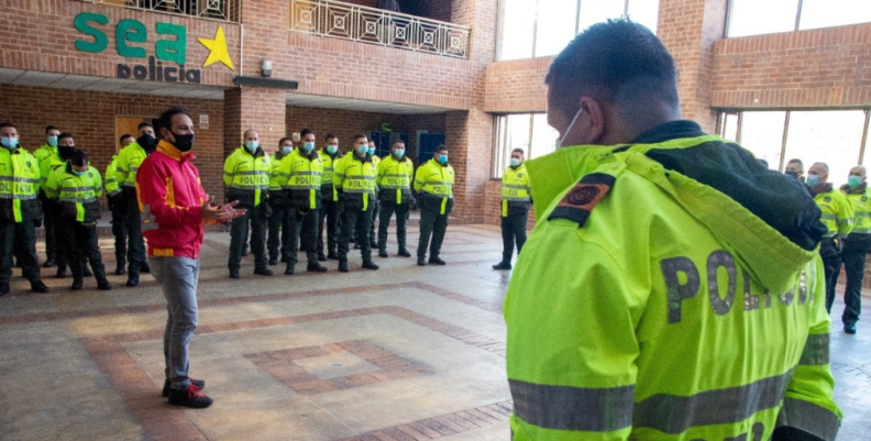 Policía Policía