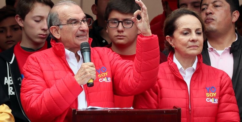 De la Calle aboga por defender la paz de Colombia en el cierre de su campaña De la Calle aboga por defender la paz de Colombia en el cierre de su campaña