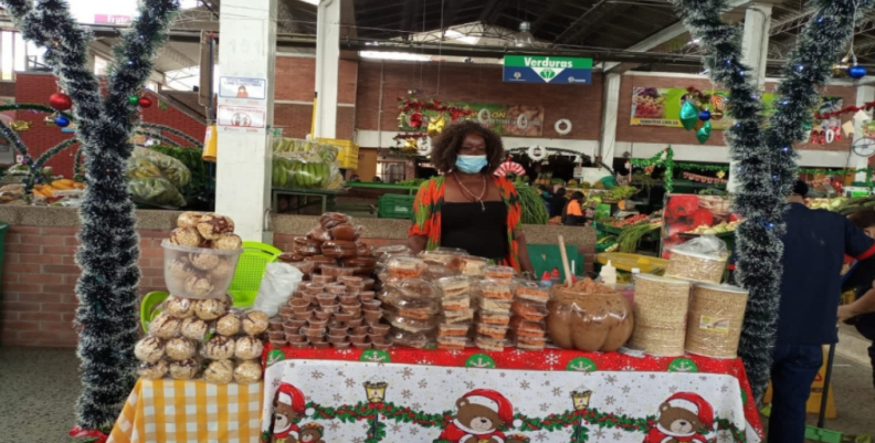 Plazas de Mercado, IPES, en Navidad Plazas de Mercado, IPES, en Navidad