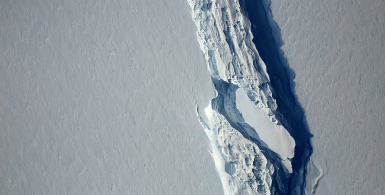 FILE PHOTO: An aerial view of the rift in the Larsen C seen in an image from the Digital Mapping System over the Antarctica Peninsula FILE PHOTO: An aerial view of the rift in the Larsen C seen in an image from the Digital Mapping System over the Antarctica Peninsula