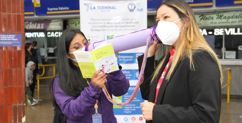 Viajeros podrán acceder a libros virtuales en las terminales de transporte de Bogotá Viajeros podrán acceder a libros virtuales en las terminales de transporte de Bogotá