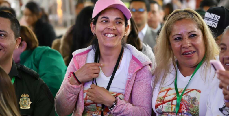 Minambiente reconoció a Mujeres que Reverdecen Minambiente reconoció a Mujeres que Reverdecen