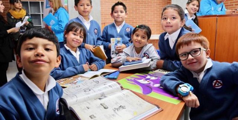 niños colegio niños colegio