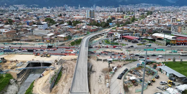 Avenida 68 Puente vehicular en construcción