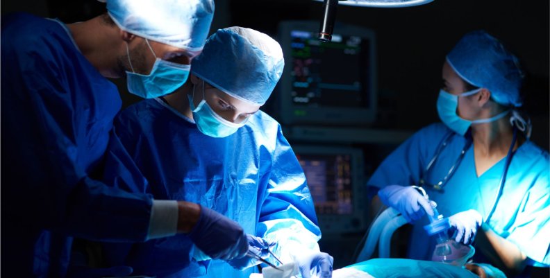 Operación de paciente en hospital Operación de paciente en hospital