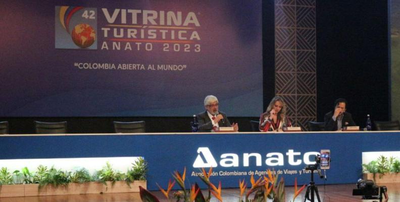 Mesa de trabajo con funcionarios de ANATO
