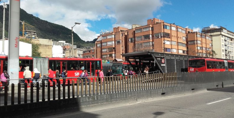 Cierra de la estación de TransMilenio Marly Estación de TransMilenio