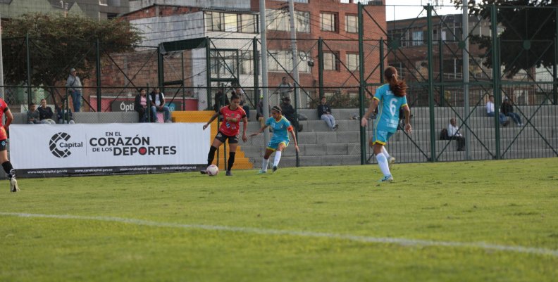 Copa Nottingham Mujeres en un campo de fútbol