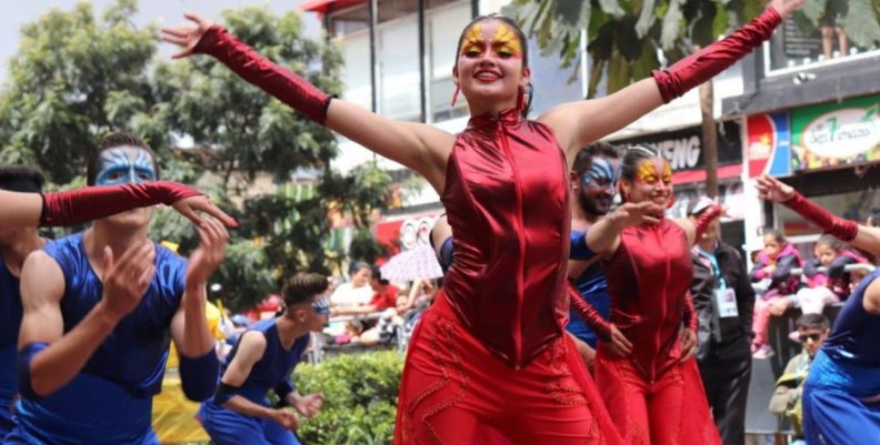 Plan de Cultura 2038 en Bogotá Presentación de artistas sobre la Carrera Séptima de Bogotá