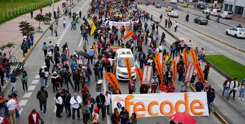 Marchas Marcha de FECODE sobre la Calle 26 el 12 de junio de 2024