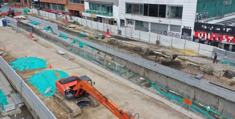 Obras en la Caracas Imagen de las obras del Metro de Bogotá sobre la Avenida Caracas