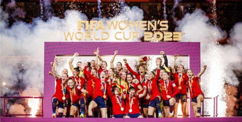 España campeona Jugadoras de la Selección de España alzan el título de la Copa Mundial de la FIFA