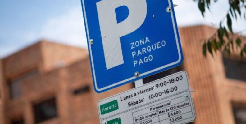 Zona de parqueo pago en Bogotá Zona de parqueo pago en Bogotá