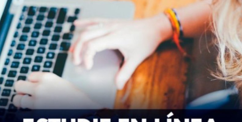Estudiar en línea Estudiante en computador