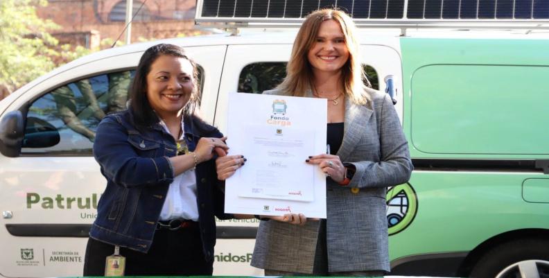 Imagen: Secretaría de Ambiente (De izquierda a derecha) Deyanira Ávila, secretaria de Movilidad y Carolina Urrutia, secretaria de Ambiente