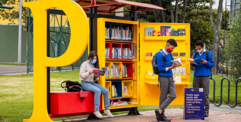 Paraderos para libros Paraderos para libros
