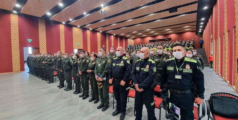 POLICÍA 1 POLICÍA 1