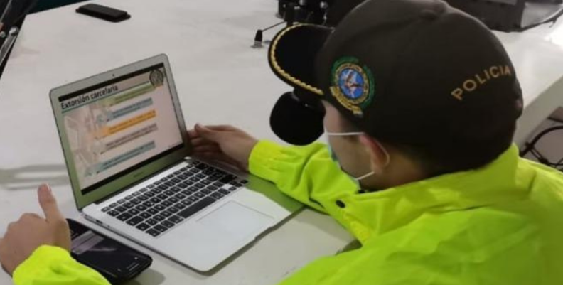 Policía Policía