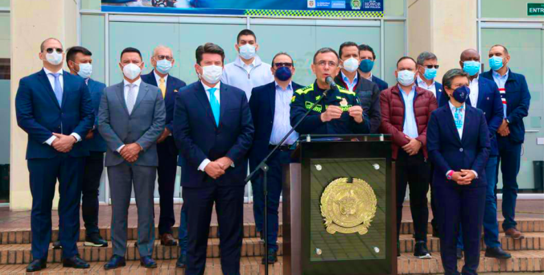 POLICÍA POLICÍA