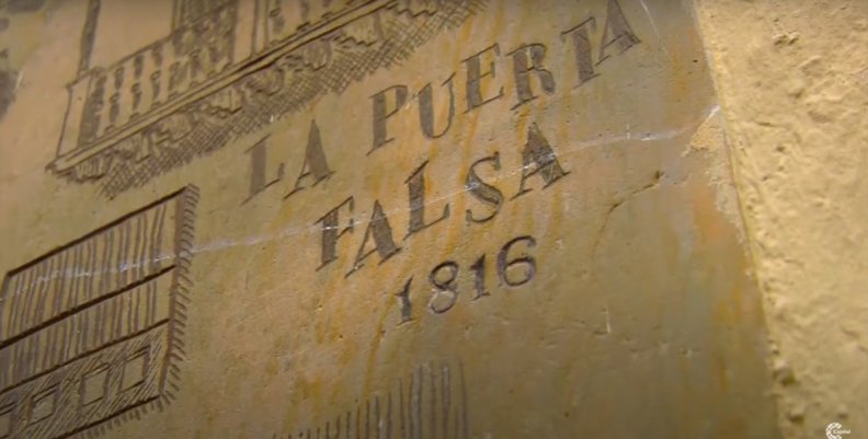 Puerta falsa Puerta falsa