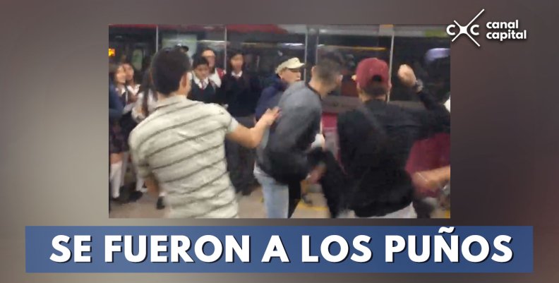 estudiantes-pelean-transmilenio estudiantes-pelean-transmilenio