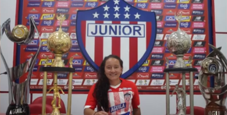 Futbolista, Angie Castañeda. Futbolista, Angie Castañeda.