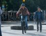 Ciclista transitando por una calle de Bogotá