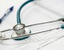 Elementos hospitalarios y debajo un formulario