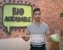 escoba con material reciclable