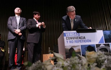 170405_05_ComisionVerdad_1800