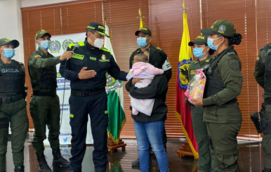 Policía