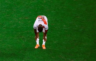 El peruano Farfán de Lokomotiv contrae el coronavirus