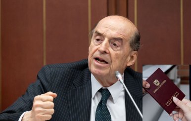 Canciller Álvaro Leyva en una reunión y al lado una imagen del pasaporte colombiano.