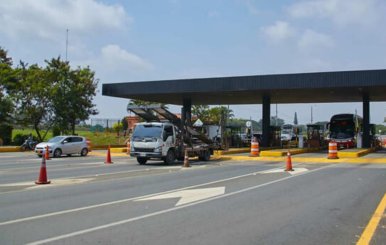 Peaje con automóviles en Colombia