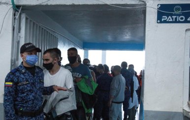 Presos y guardia funcionario del INPEC