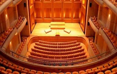 Teatro Mayor Julio Mario Santodomingo por dentro: silletería y estética color madera
