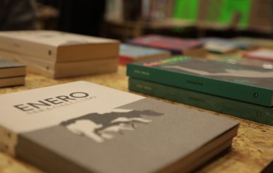 Libros en una mesa