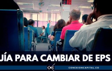 Personas sentadas en una sala de espera de una EPS