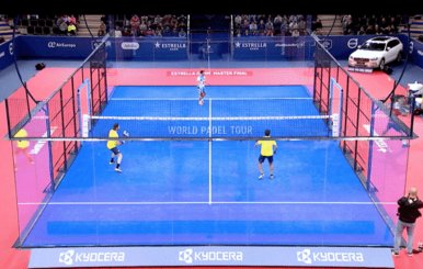 Jugadores de Pádel en una cancha e Bogotá