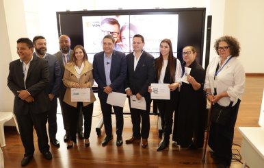Gerentes de canales públicos y regionales del país con el ministro de las TIC