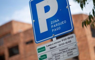 Zona de parqueo pago en Bogotá