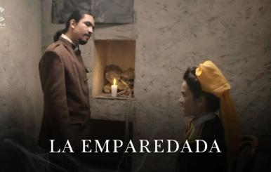 Un hombre y una mujer conversando
