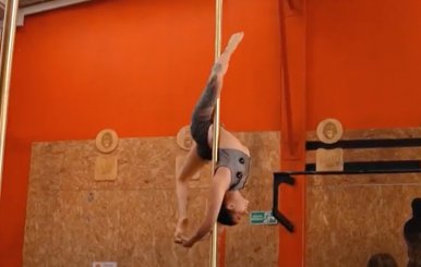 Pole dance